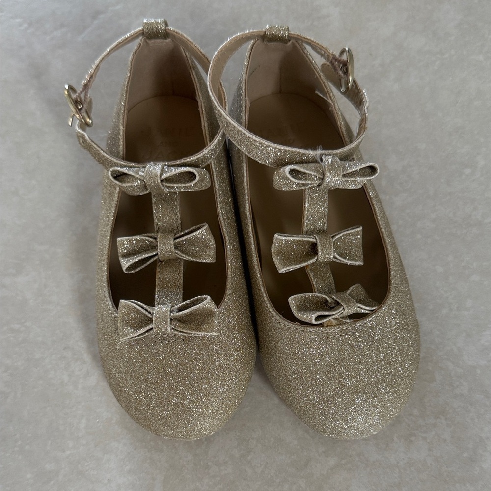 Janie and Jack Girls Glitter Bow T-Strap Dress Shoes in Gold Glitter